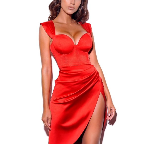 Miss Circle Satin Red Hedy Dress / Size: M (6-8) - Picture 2 of 8